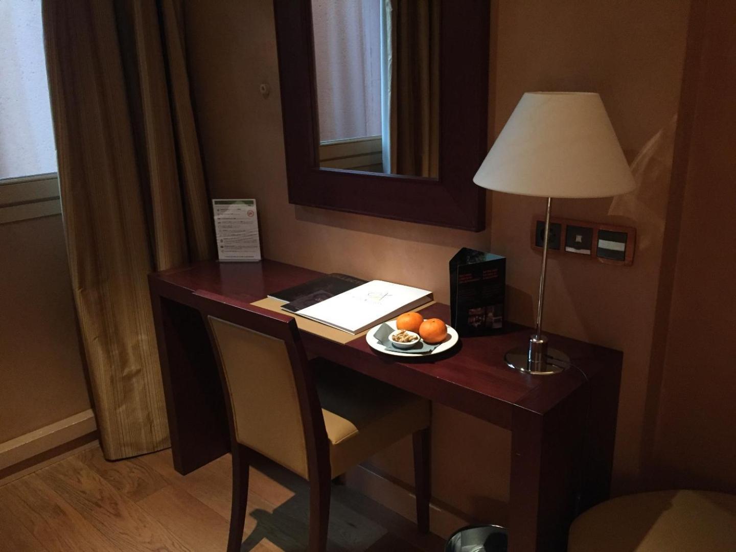 Hotel & Restaurants - Maison Chabran Pont-de-l'Isere ภายนอก รูปภาพ