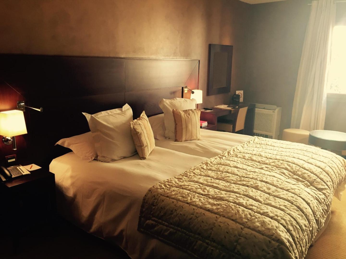 Hotel & Restaurants - Maison Chabran Pont-de-l'Isere ภายนอก รูปภาพ
