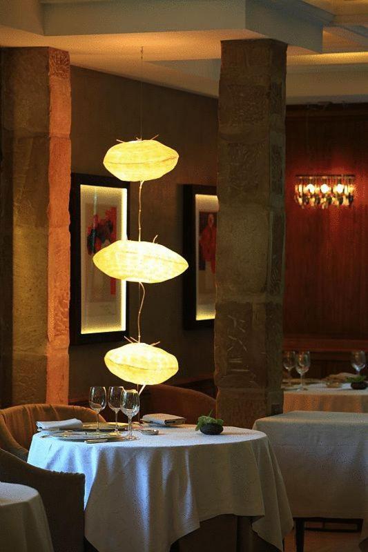 Hotel & Restaurants - Maison Chabran Pont-de-l'Isere ภายนอก รูปภาพ