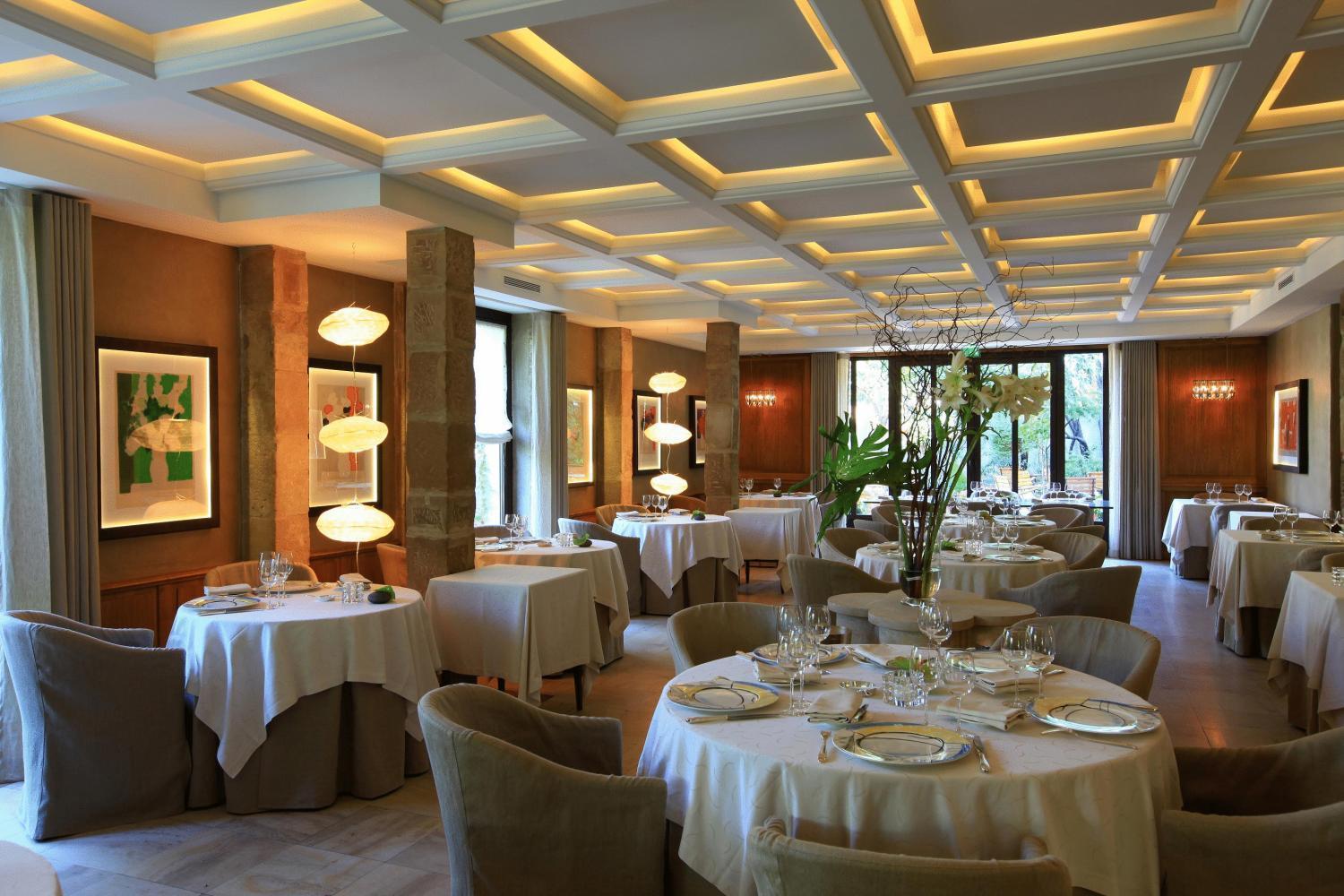 Hotel & Restaurants - Maison Chabran Pont-de-l'Isere ร้านอาหาร รูปภาพ