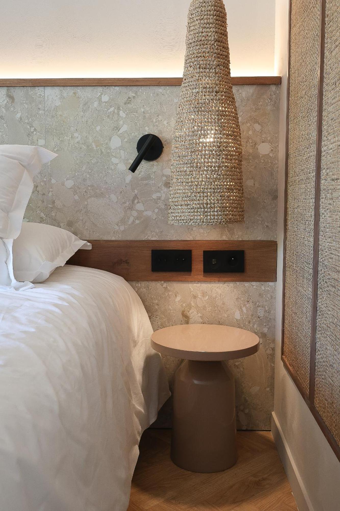 Hotel & Restaurants - Maison Chabran Pont-de-l'Isere ภายนอก รูปภาพ
