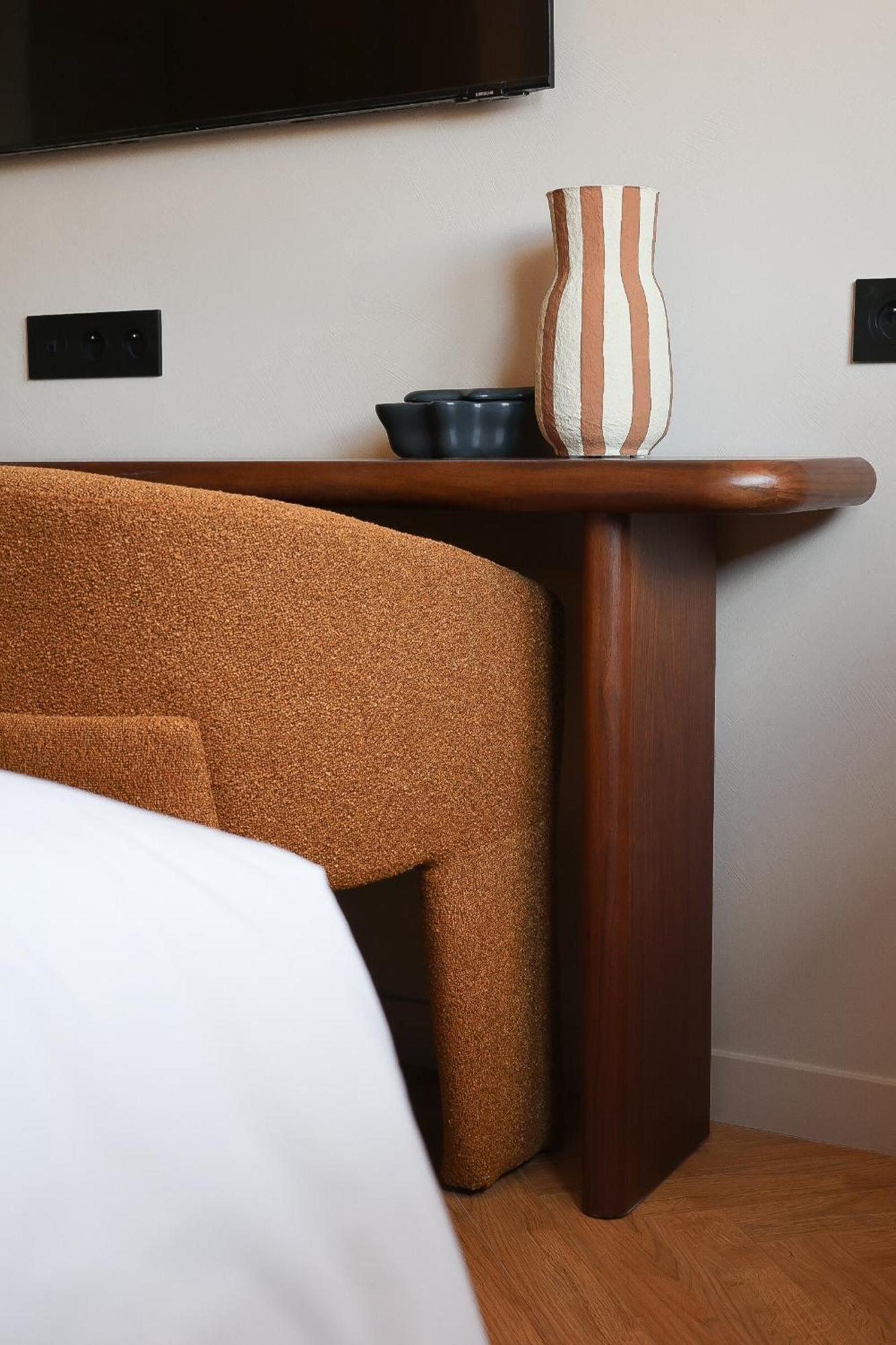 Hotel & Restaurants - Maison Chabran Pont-de-l'Isere ภายนอก รูปภาพ