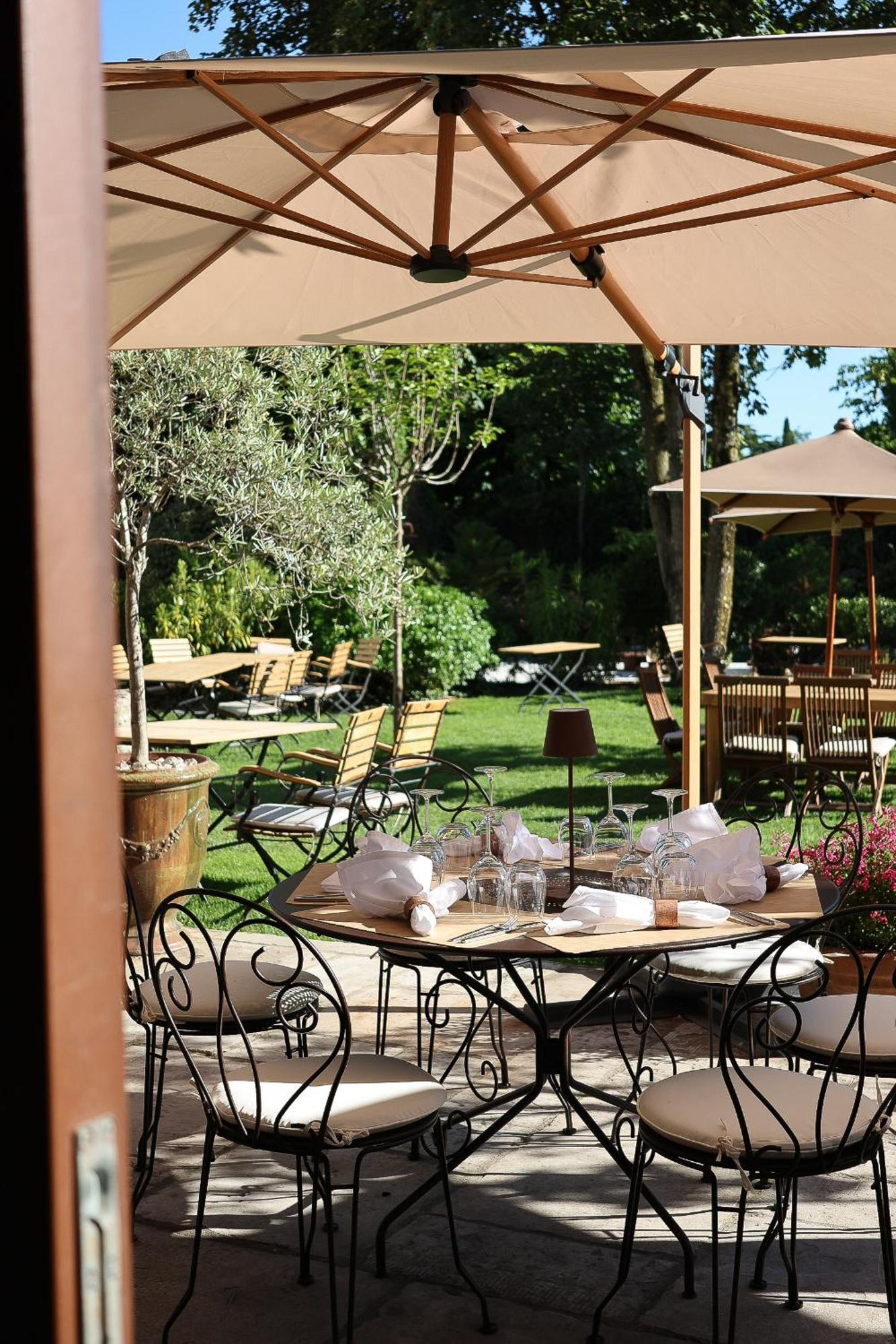 Hotel & Restaurants - Maison Chabran Pont-de-l'Isere ภายนอก รูปภาพ