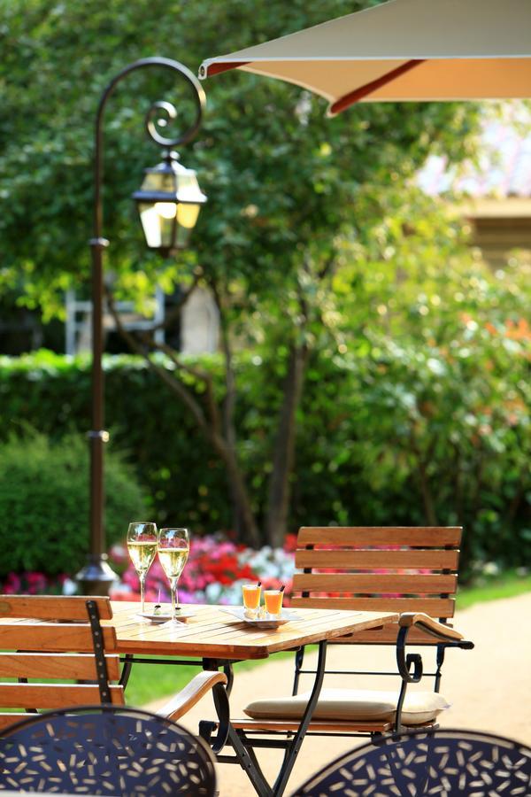 Hotel & Restaurants - Maison Chabran Pont-de-l'Isere ภายนอก รูปภาพ