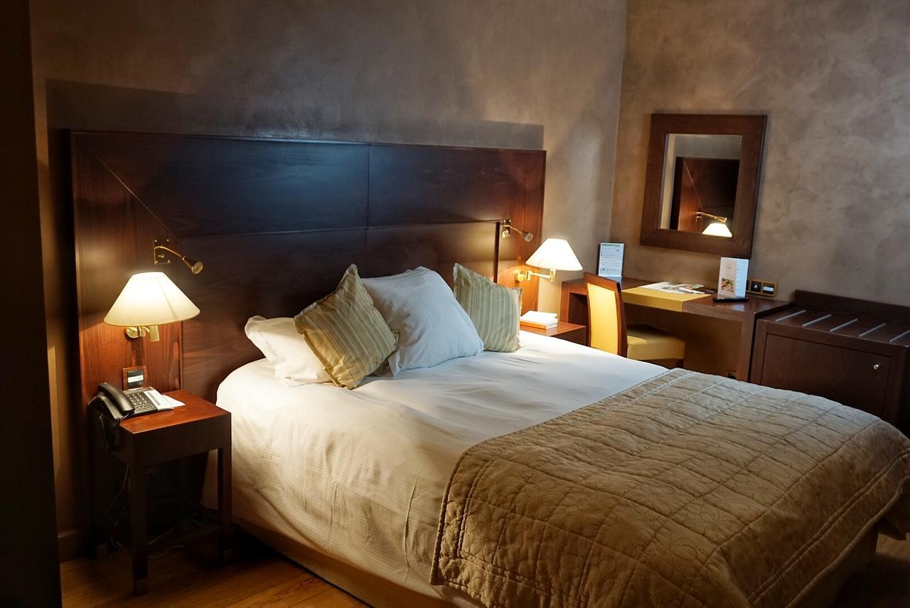 Hotel & Restaurants - Maison Chabran Pont-de-l'Isere ภายนอก รูปภาพ
