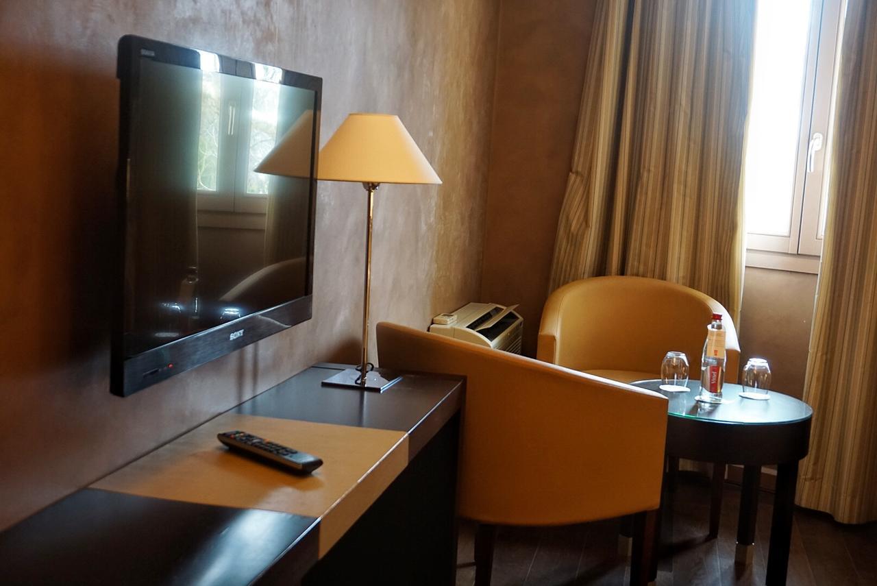 Hotel & Restaurants - Maison Chabran Pont-de-l'Isere ภายนอก รูปภาพ
