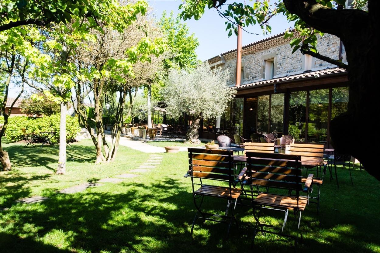 Hotel & Restaurants - Maison Chabran Pont-de-l'Isere ภายนอก รูปภาพ